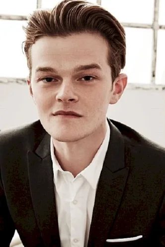  Robert Aramayo photo
