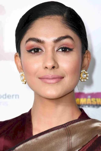  Mrunal Thakur photo