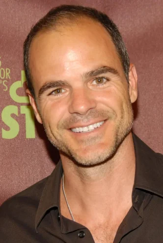 Michael Kelly photo