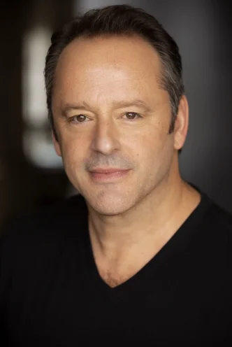  Gil Bellows photo