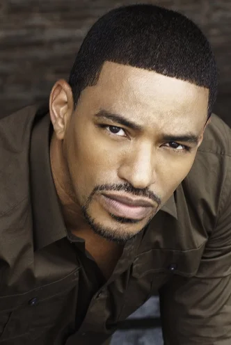 Laz Alonso photo