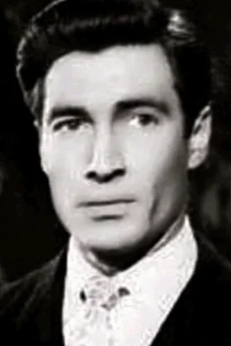  Luis Davila photo